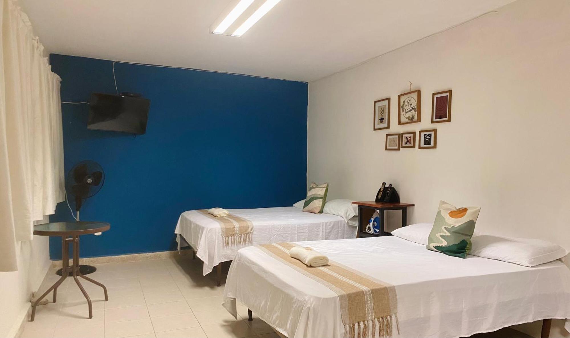 Hospedaje Aldana - Habitacion L E R D O En Zona Centro Tuxpan  Luaran gambar